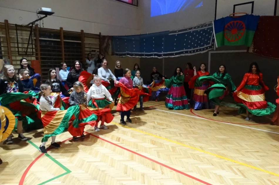 Międzynarodowy Dzień Romów szkole (ZDJĘCIA) - zdjęcie 17
