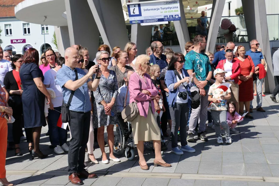 Obchody Święta Konstytucji 3 Maja na limanowskim rynku - zdjęcie 2