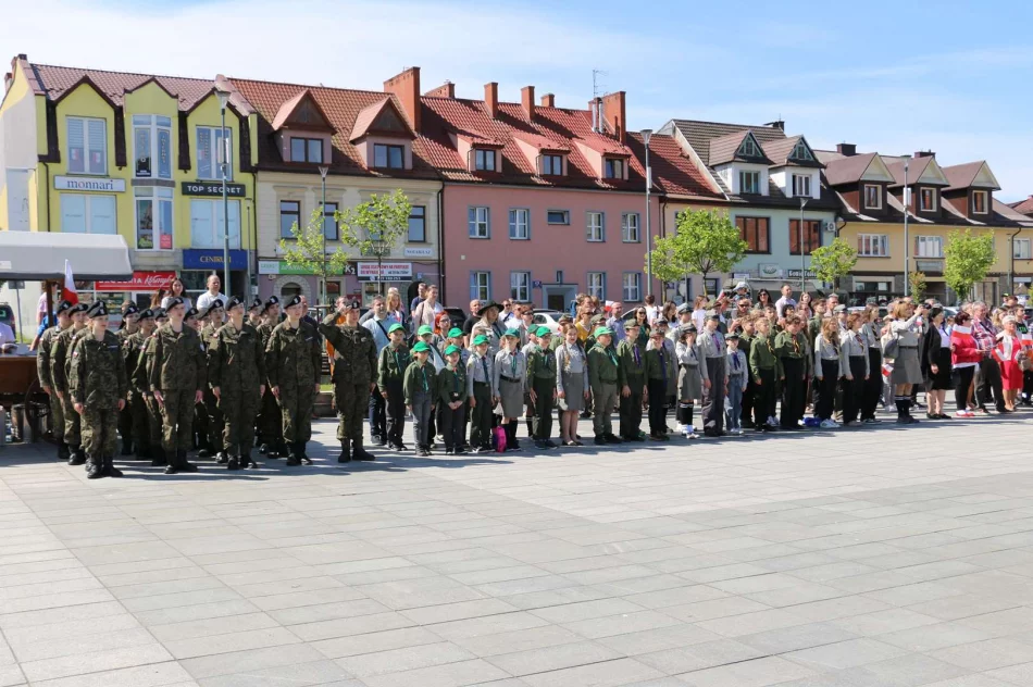 Obchody Święta Konstytucji 3 Maja na limanowskim rynku - zdjęcie 4