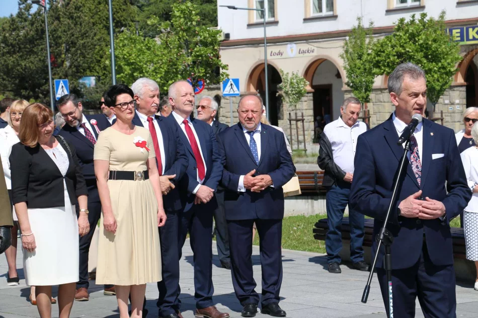Obchody Święta Konstytucji 3 Maja na limanowskim rynku - zdjęcie 6