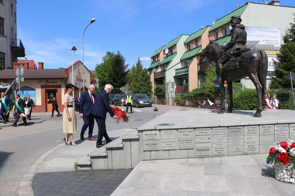 Obchody Święta Konstytucji 3 Maja na limanowskim rynku - zdjęcie 9