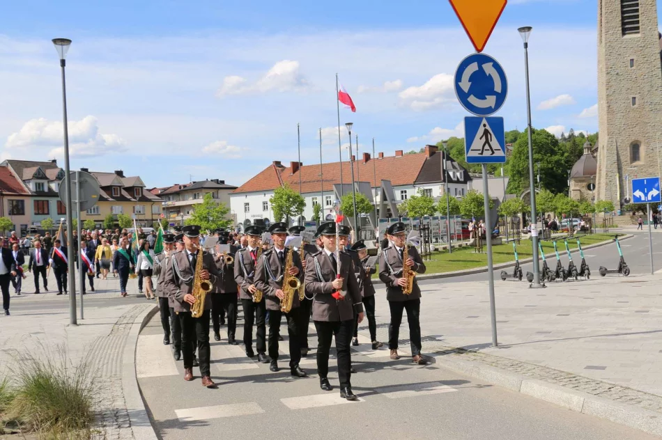 Obchody Święta Konstytucji 3 Maja na limanowskim rynku - zdjęcie 13