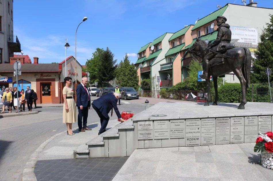 Obchody Święta Konstytucji 3 Maja na limanowskim rynku - zdjęcie 15