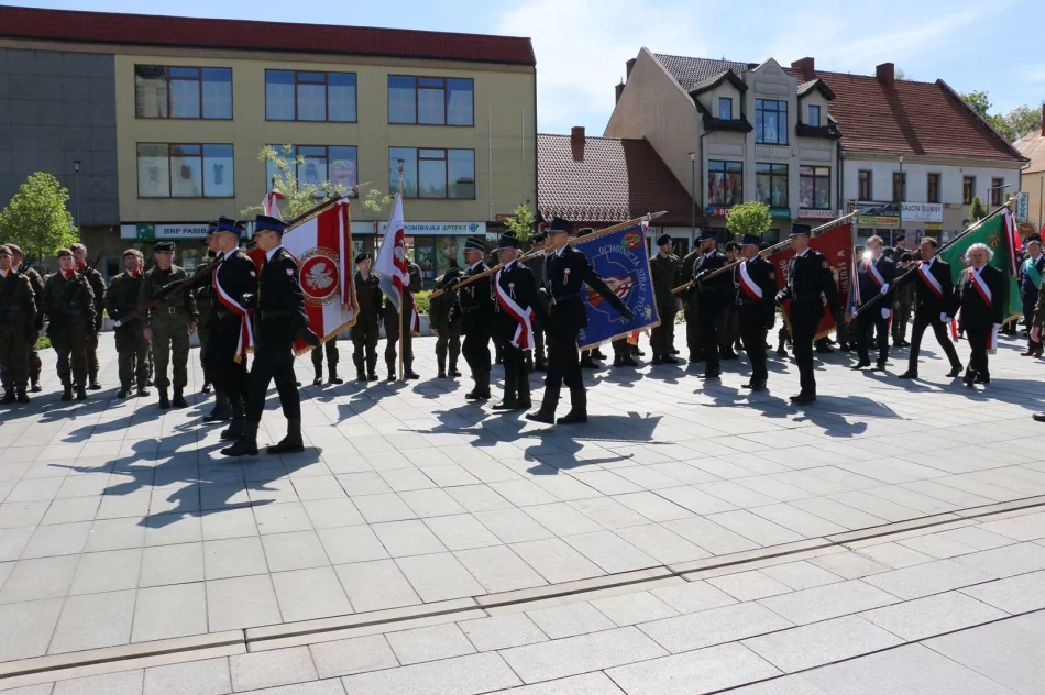 Obchody Święta Konstytucji 3 Maja na limanowskim rynku - zdjęcie 18