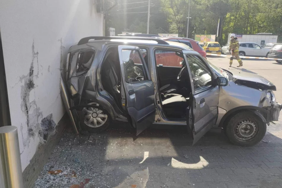 Senior z Limanowszczyzny staranował 5 aut i uderzył w sklep - zdjęcie 4