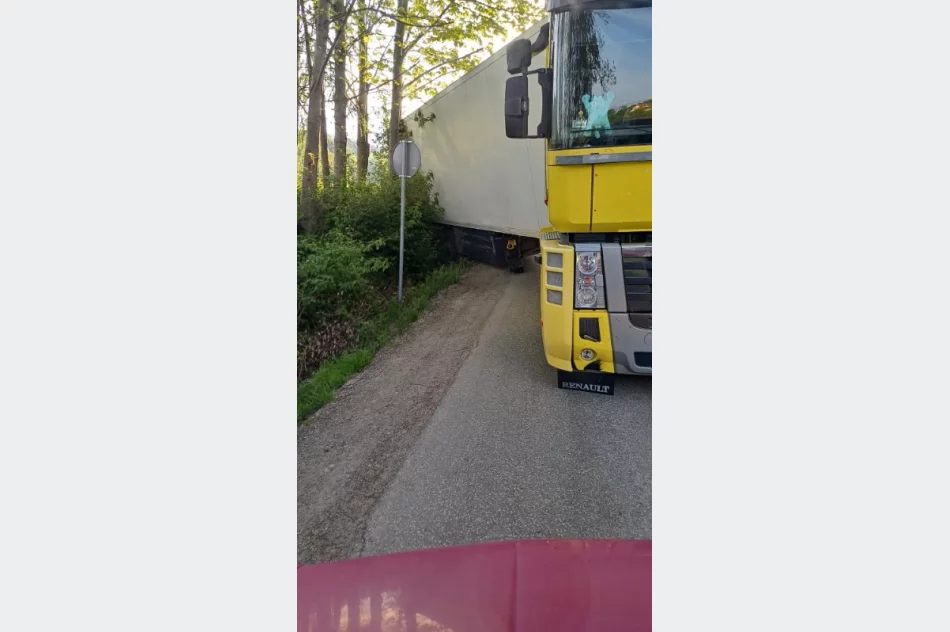 TIR zablokował objazd - zdjęcie 4