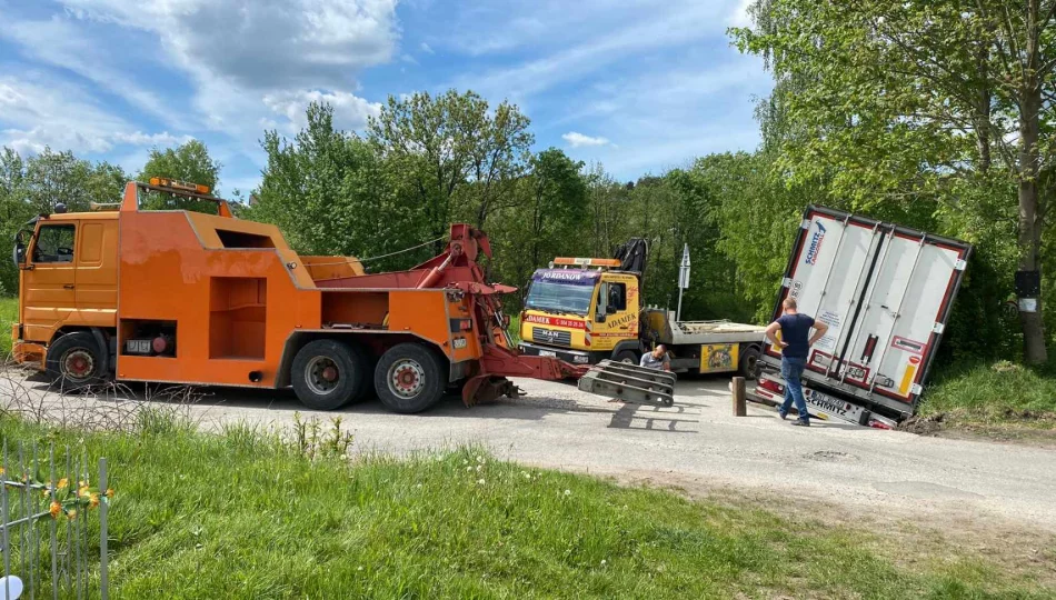 TIR zablokował objazd - zdjęcie 1