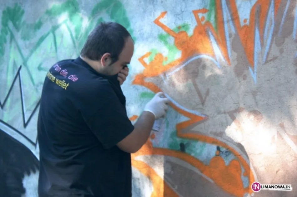 Sprayem po murze - zdjęcie 2