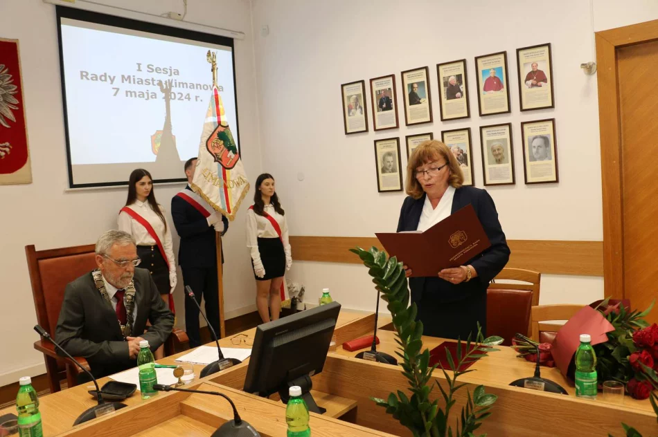 I uroczysta sesja Rady Miasta Limanowa, ślubowanie Burmistrz Miasta Jolanty Juszkiewicz oraz radnych - zdjęcie 2