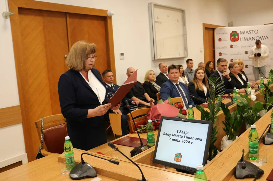 I uroczysta sesja Rady Miasta Limanowa, ślubowanie Burmistrz Miasta Jolanty Juszkiewicz oraz radnych - zdjęcie 4