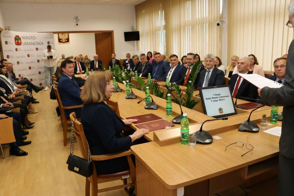 I uroczysta sesja Rady Miasta Limanowa, ślubowanie Burmistrz Miasta Jolanty Juszkiewicz oraz radnych - zdjęcie 19