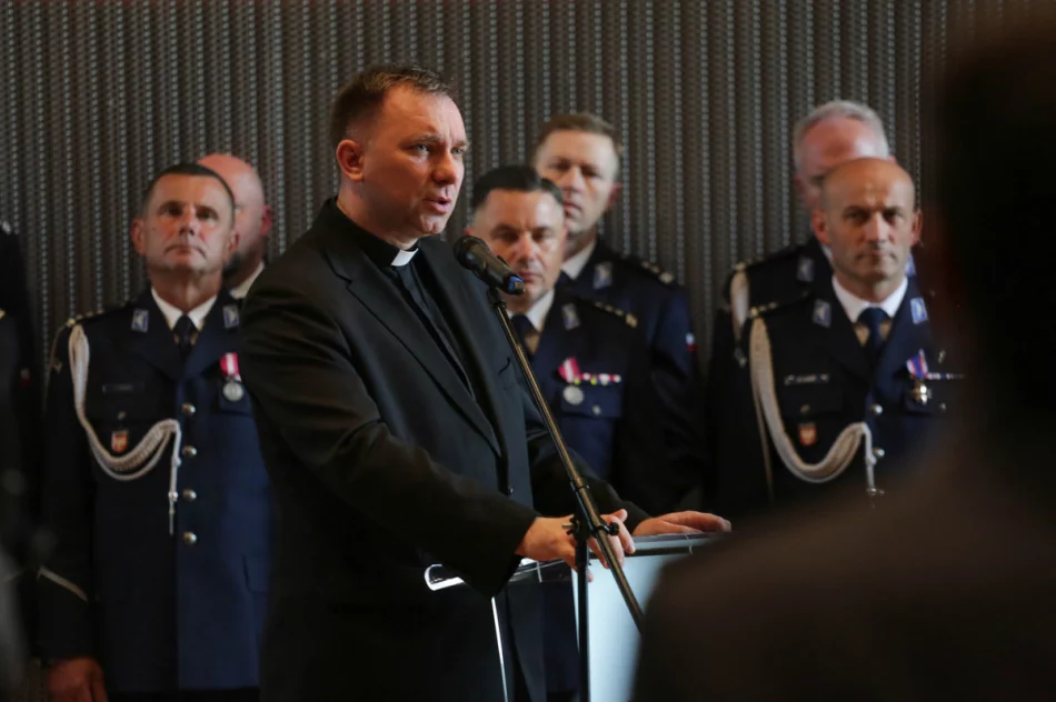 Dwaj nowi policjanci rozpoczną służbę w komendzie - zdjęcie 3