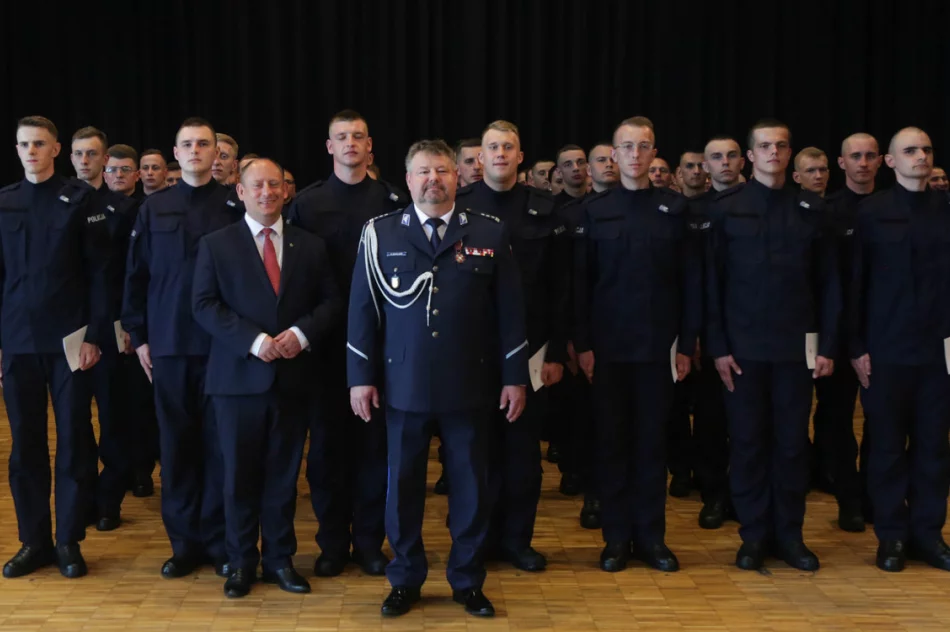 Dwaj nowi policjanci rozpoczną służbę w komendzie - zdjęcie 4