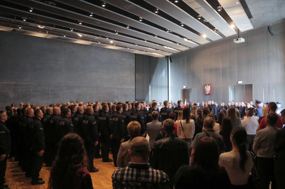 Dwaj nowi policjanci rozpoczną służbę w komendzie - zdjęcie 8