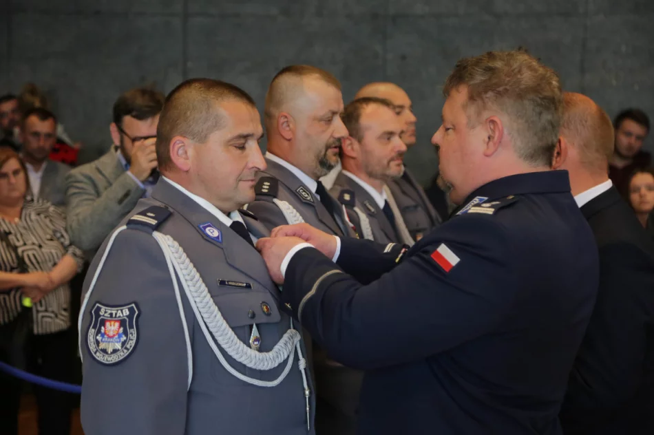 Dwaj nowi policjanci rozpoczną służbę w komendzie - zdjęcie 18