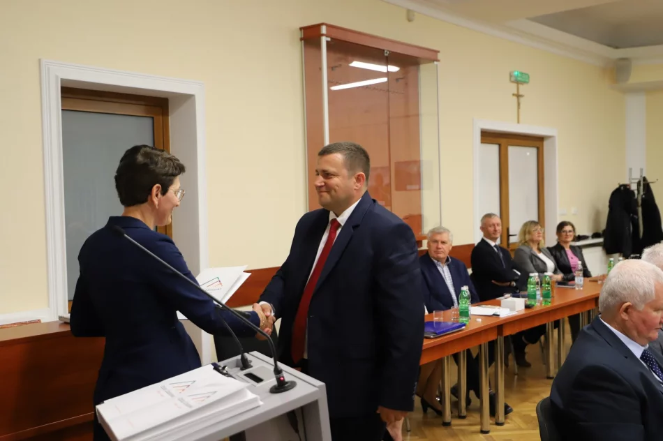 ​Nowa kadencja samorządu gminy Limanowa oficjalnie rozpoczęta - zdjęcie 13