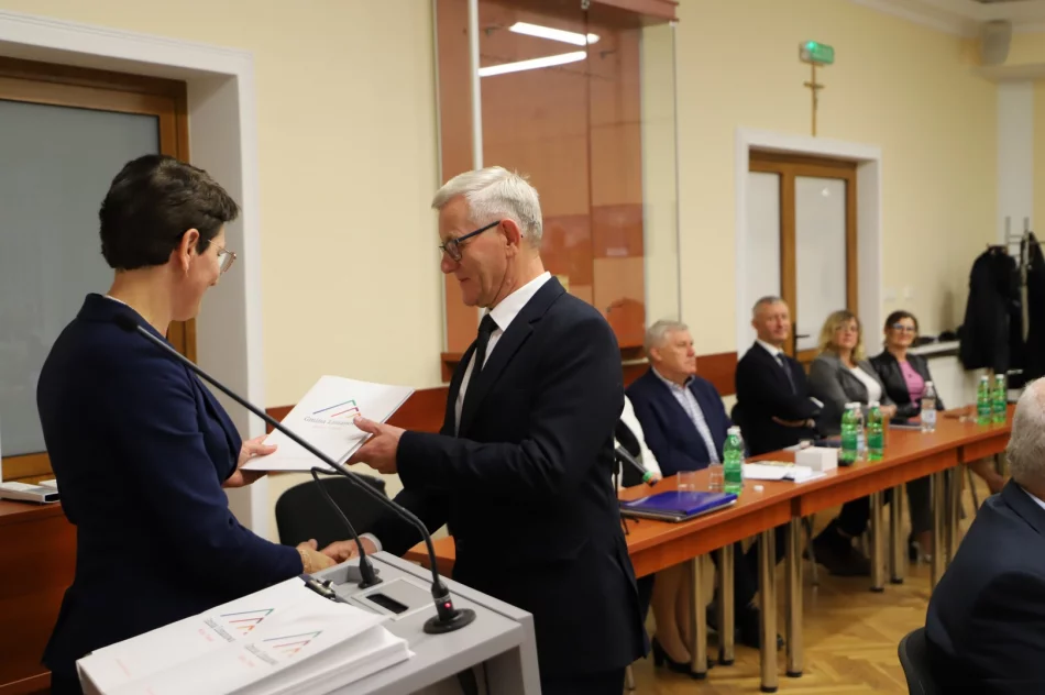 ​Nowa kadencja samorządu gminy Limanowa oficjalnie rozpoczęta - zdjęcie 16