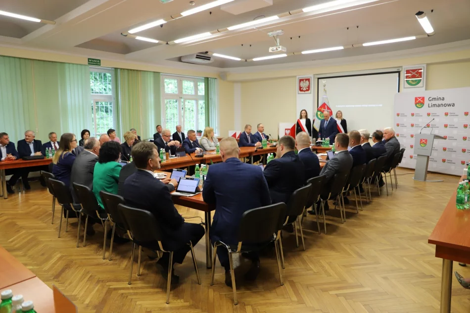 I sesja Rady gminy Limanowa IX kadencji - Zaprzysiężenie radnych i wójta gminy Limanowa - zdjęcie 6