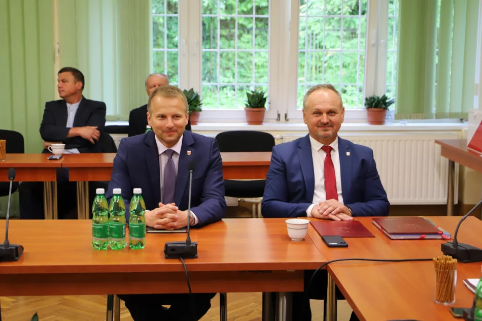 I sesja Rady gminy Limanowa IX kadencji - Zaprzysiężenie radnych i wójta gminy Limanowa - zdjęcie 8