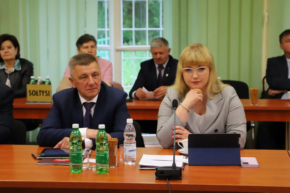 I sesja Rady gminy Limanowa IX kadencji - Zaprzysiężenie radnych i wójta gminy Limanowa - zdjęcie 9