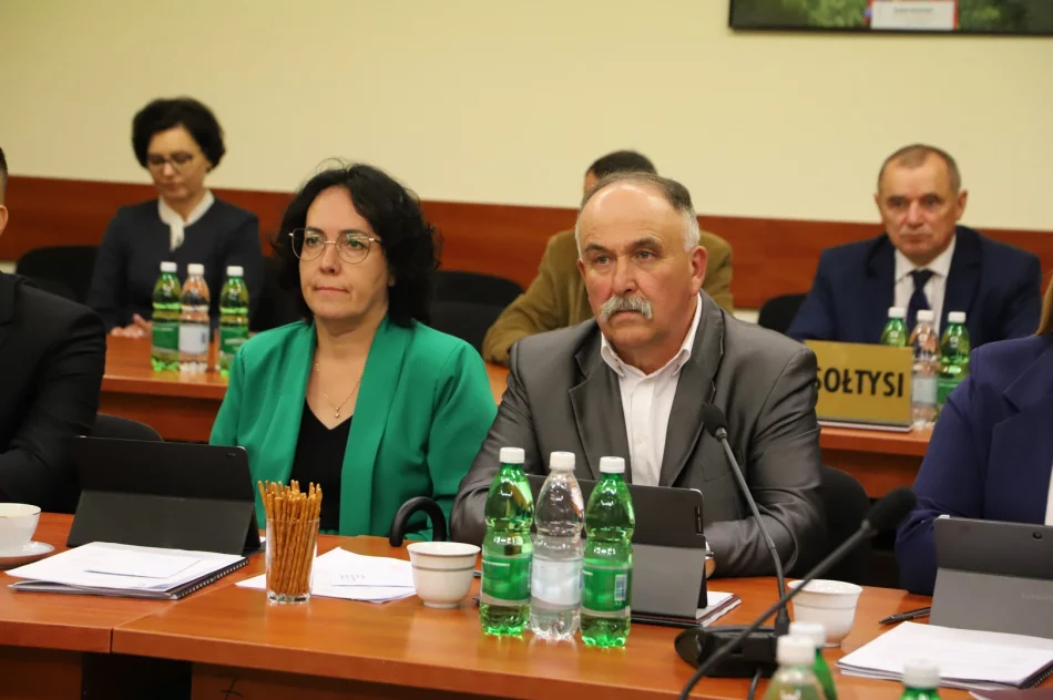 I sesja Rady gminy Limanowa IX kadencji - Zaprzysiężenie radnych i wójta gminy Limanowa - zdjęcie 14