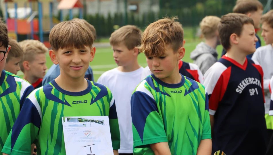Chłopcy z Rupniowa swoim zwycięstwem zamykają sezon zawodów sportowych ! - zdjęcie 1
