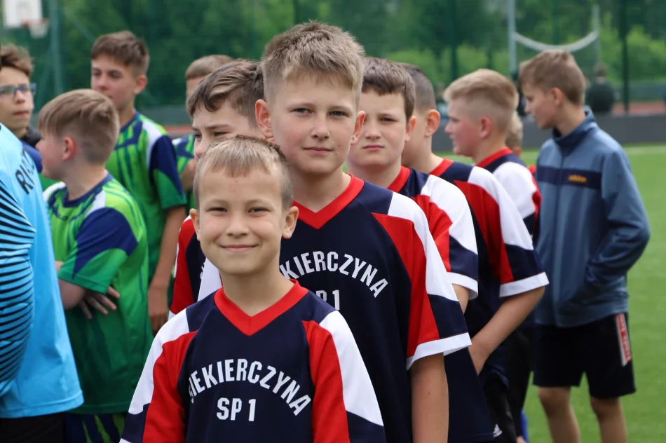 Chłopcy z Rupniowa swoim zwycięstwem zamykają sezon zawodów sportowych ! - zdjęcie 2