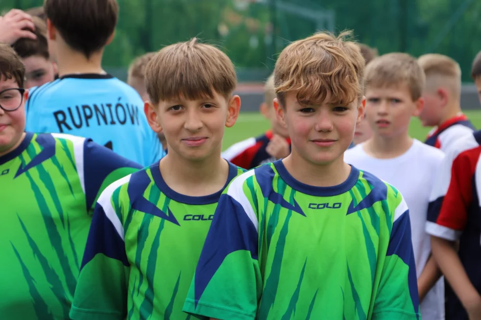 Chłopcy z Rupniowa swoim zwycięstwem zamykają sezon zawodów sportowych ! - zdjęcie 6