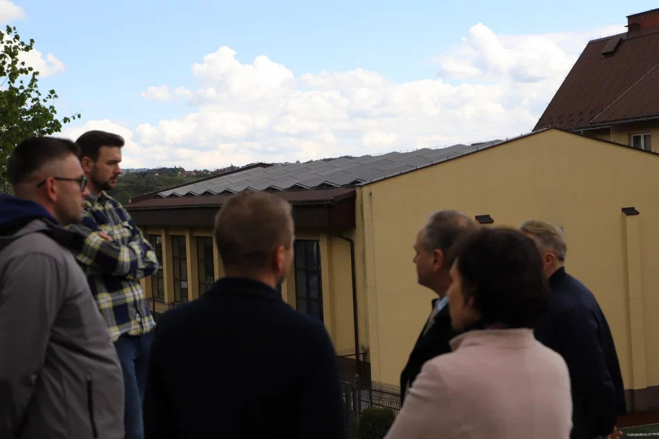 Instalacja odnawialnych źródeł energii na bazach oświatowych - zdjęcie 8