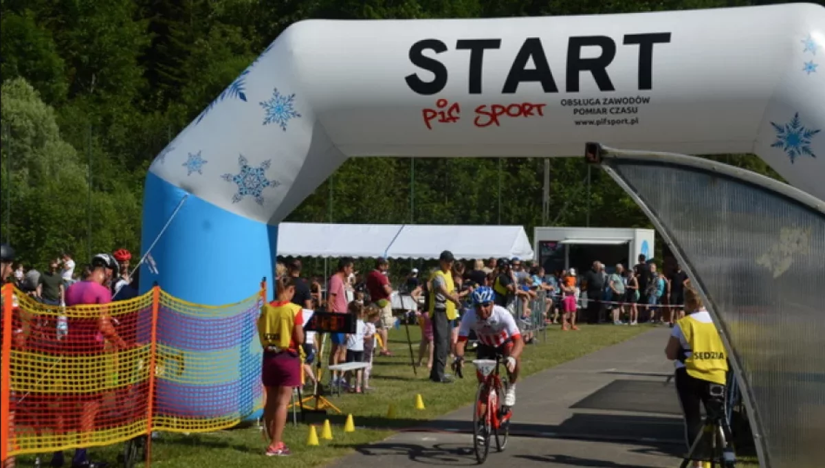Sportowe zmagania i drogowe utrudnienia
