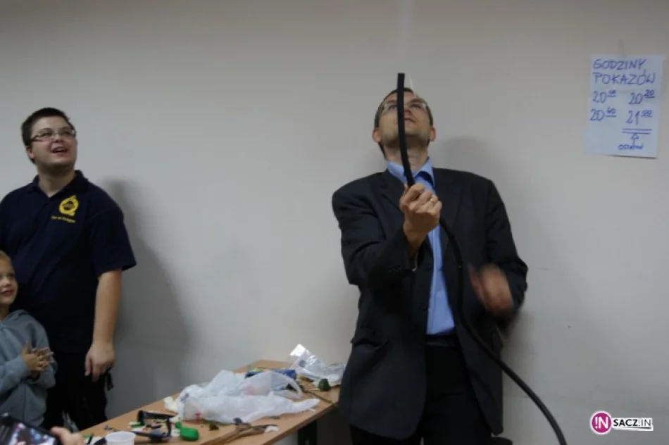 Mali i duzi naukowcy opanowali PWSZ nocą - zdjęcie 2