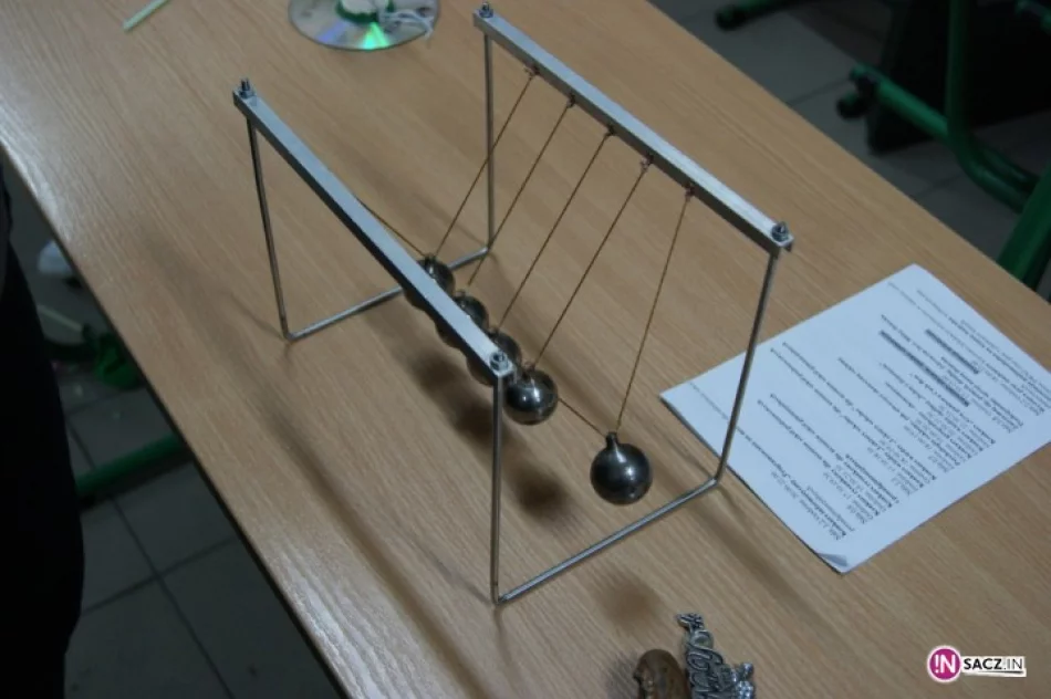 Mali i duzi naukowcy opanowali PWSZ nocą - zdjęcie 3