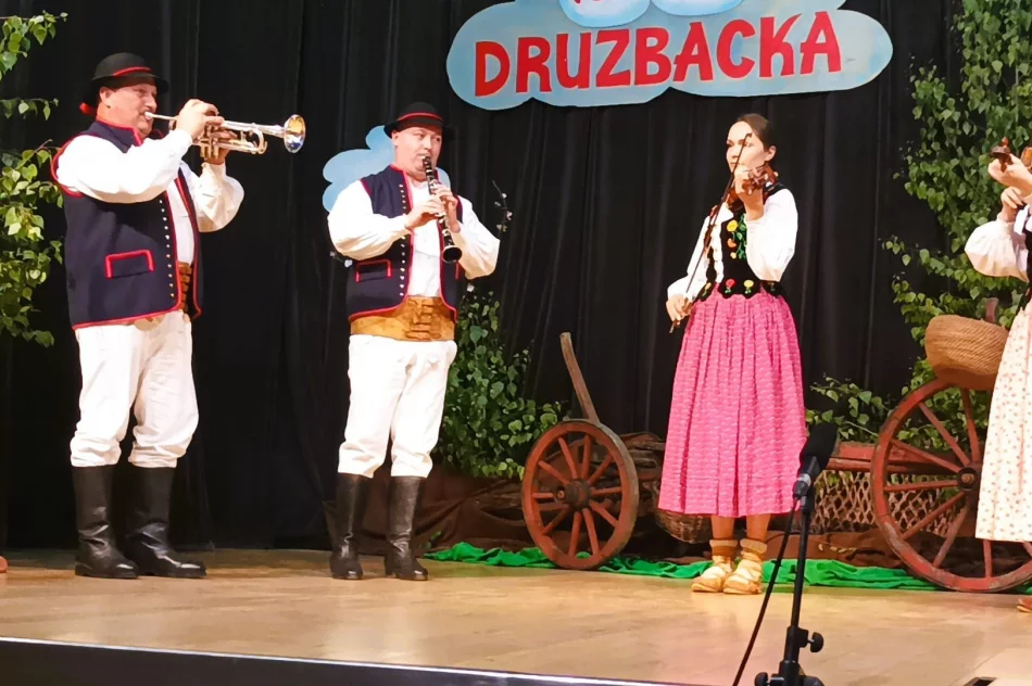 Zespół Regionalny „Limanowianie” prezentował się podczas 41. edycji DRUZBACKI - zdjęcie 6