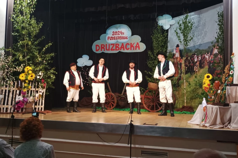 Zespół Regionalny „Limanowianie” prezentował się podczas 41. edycji DRUZBACKI - zdjęcie 7