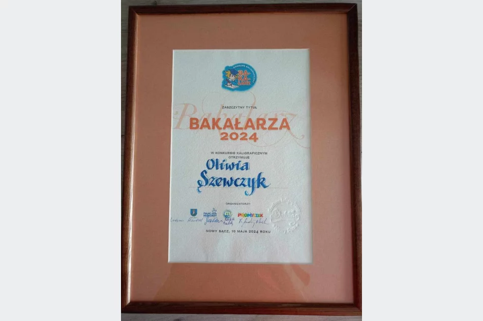 Oliwia Szewczyk zdobywczynią tytułu Bakałarza w Ogólnopolskim Konkursie Kaligraficznym BAKAŁARZ - zdjęcie 11