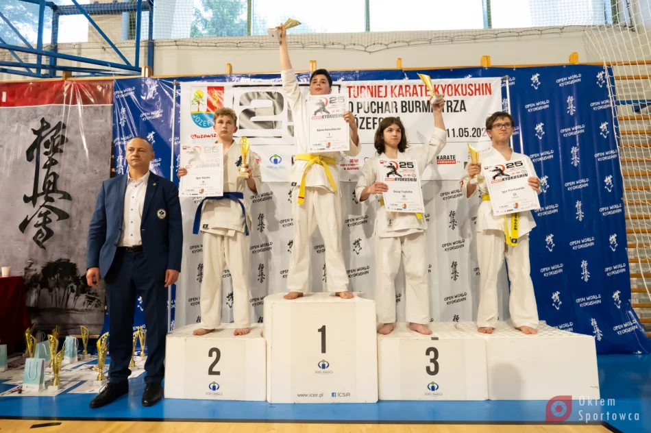 5 medali dla zawodników Limanowskiego Klubu Kyokushin Karate na XXV Turnieju Karate Kyokushin o Puchar Burmistrza Józefowa - zdjęcie 4