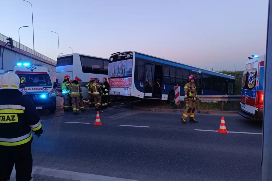 Kierowca autobusu zginął w zderzeniu z innym autobusem - zdjęcie 4