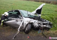 Czołowe zderzenie samochodów - zdjęcie główne