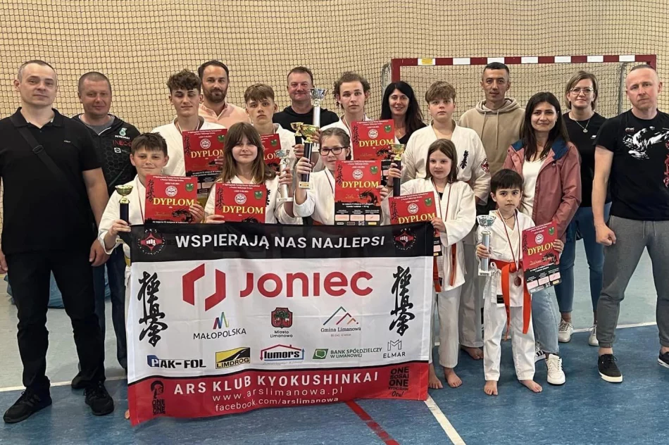8 medali karateka ARS Limanowa – JONIEC Team na Pucharze Wiślanego Smoka - zdjęcie 2