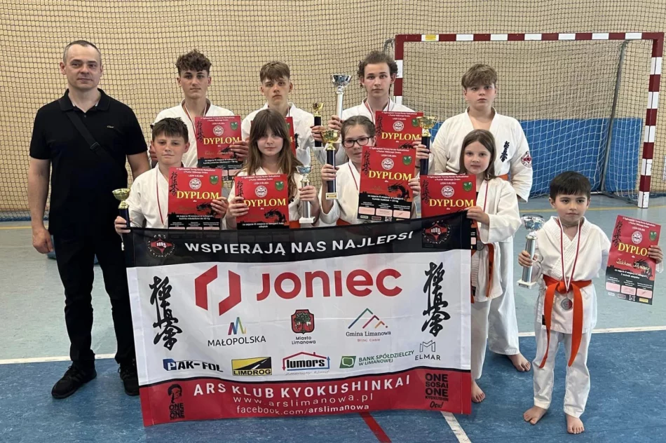 Puchar Wiślanego Smoka z medalami dla limanowskich karateków - zdjęcie 2