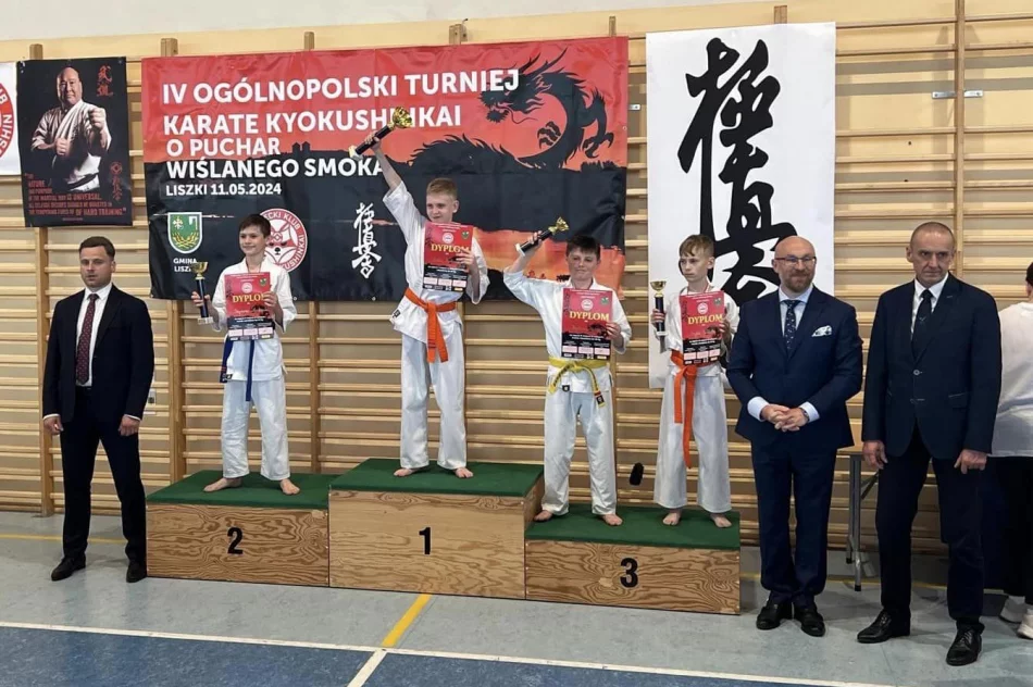 Puchar Wiślanego Smoka z medalami dla limanowskich karateków - zdjęcie 9
