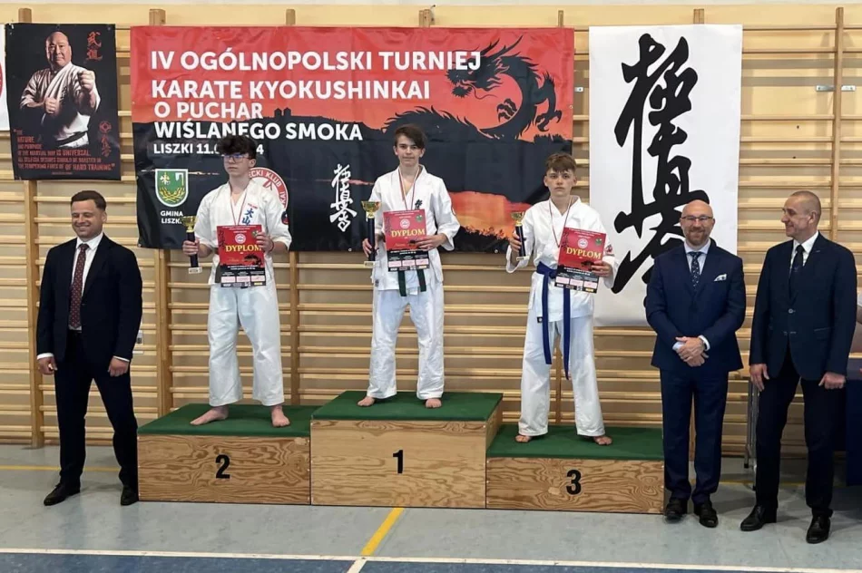 Puchar Wiślanego Smoka z medalami dla limanowskich karateków - zdjęcie 10