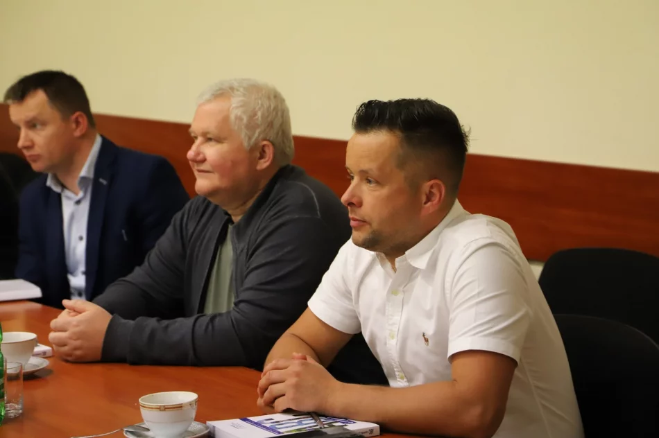 Szkolenie i integracja radnych z dwóch samorządów - zdjęcie 17