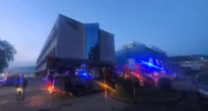 Pożar hali produkcyjnej - poszkodowany pracownik - zdjęcie 4