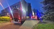 Wyciek aluminium przyczyną pożaru. Jeden z pracowników ranny - zdjęcie 2