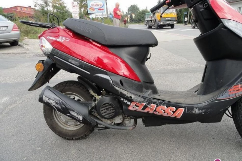 Mercedes zderzył się ze skuterem - zdjęcie 2