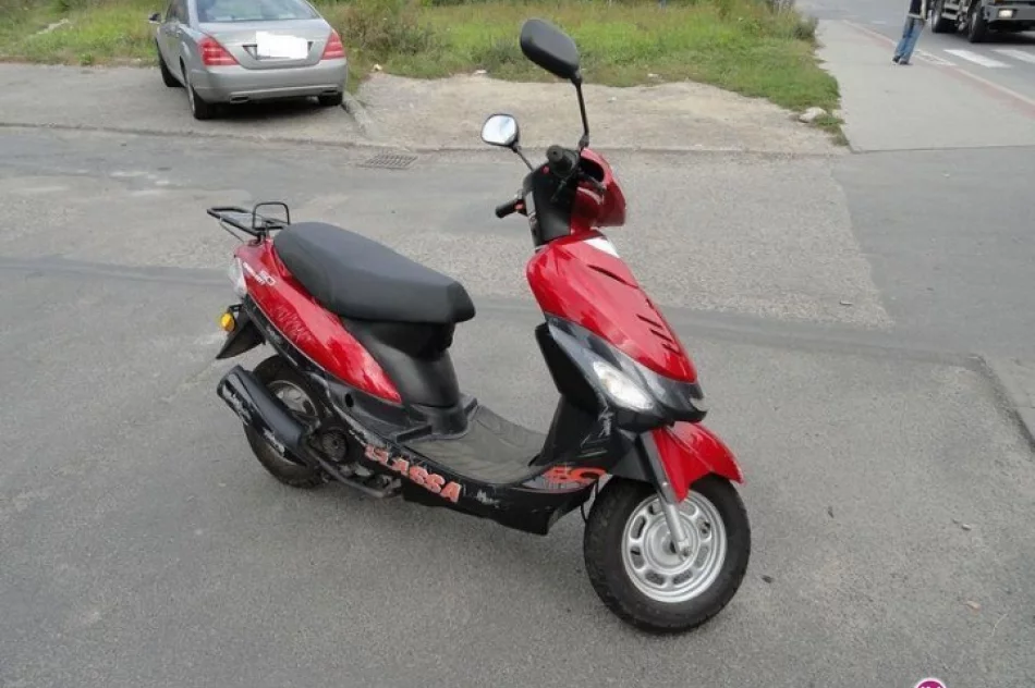 Mercedes zderzył się ze skuterem - zdjęcie 3