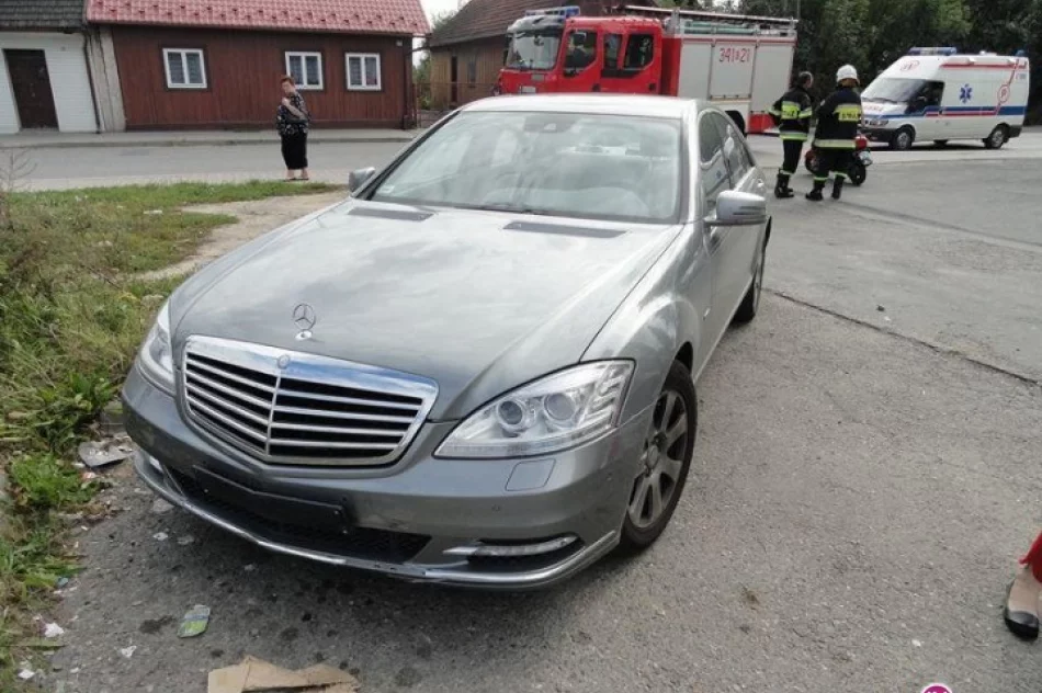 Mercedes zderzył się ze skuterem - zdjęcie 4