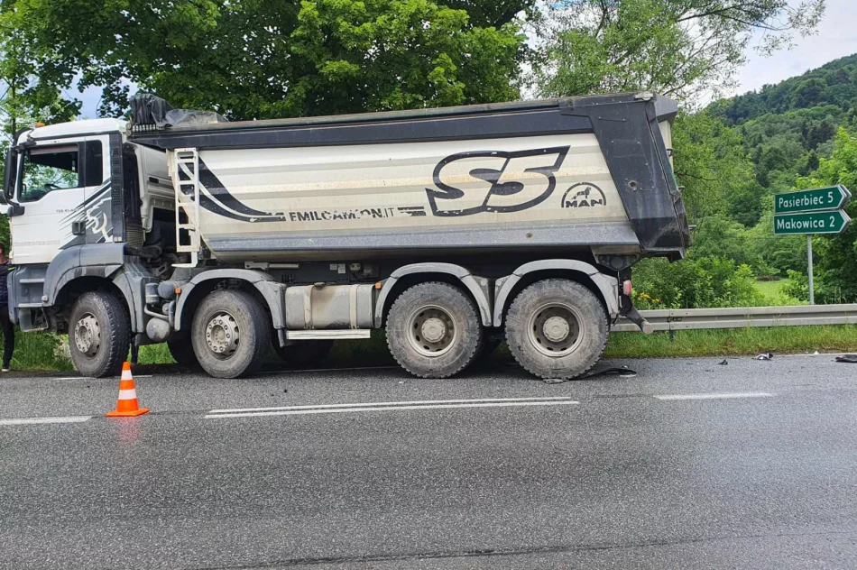 Zderzenie dwóch pojazdów - zdjęcie 6