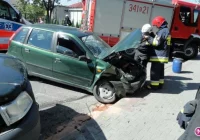 Fiat zderzył się z land roverem - trzy osoby w szpitalu - zdjęcie główne